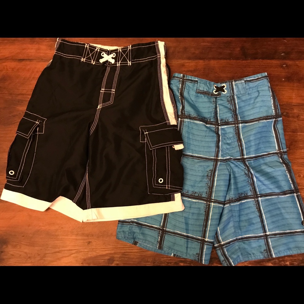 2 boys swim shorts